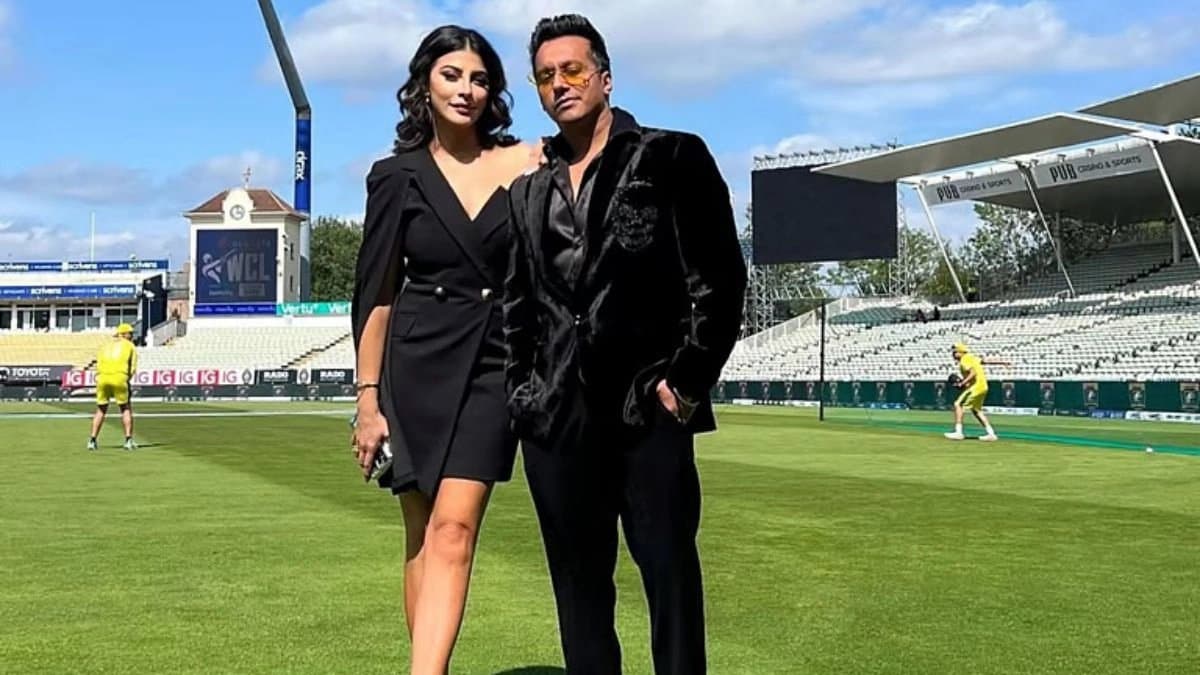 World Championship of Legends owner Harshit Tomar made a cheeky proposal comment while speaking to presenter Karishma Kotak 