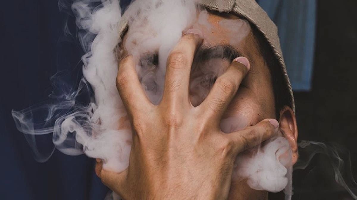 Smoking also affects eye health says new scientific research