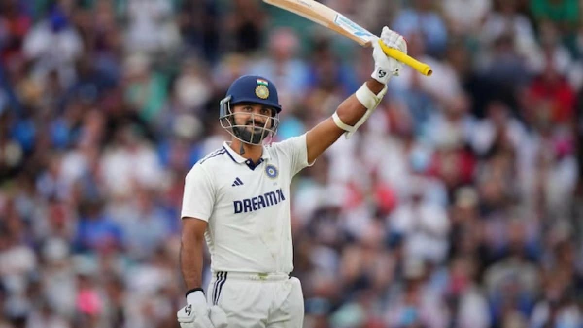 Akash Deep  hugs Ben Duckett again at Oval test 