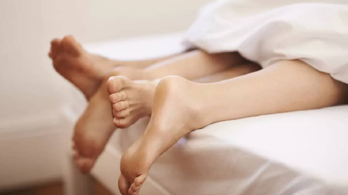 Woman finds out about the extra marital affair of her husband and mother in law