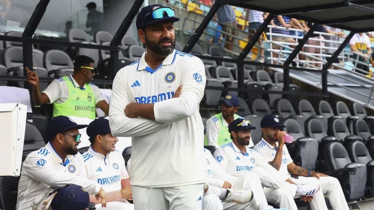 India captain Rohit Sharma is visibly upset with Akash Deep spt