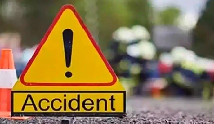 Mumbai: নিয়ন্ত্রণ হারিয়ে বাইকে ধাক্কা গাড়ির, মৃত্যু বাবা-ছেলের 