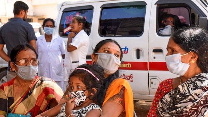 Covid 19: গত ২৪ ঘন্টায় দেশে করোনা আক্রান্ত ৮৪১, উদ্বেগ প্রকাশ স্বাস্থ্য মন্ত্রকের