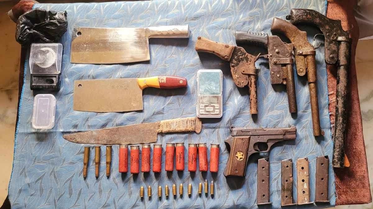 Arms arrest in Ekbalpur after Diwali at Kolkata 