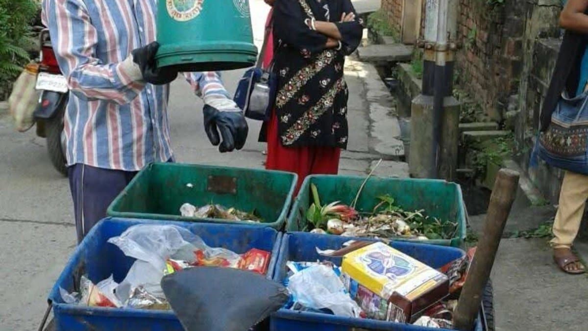 KMC to start playing songs in waste collecting vans soon