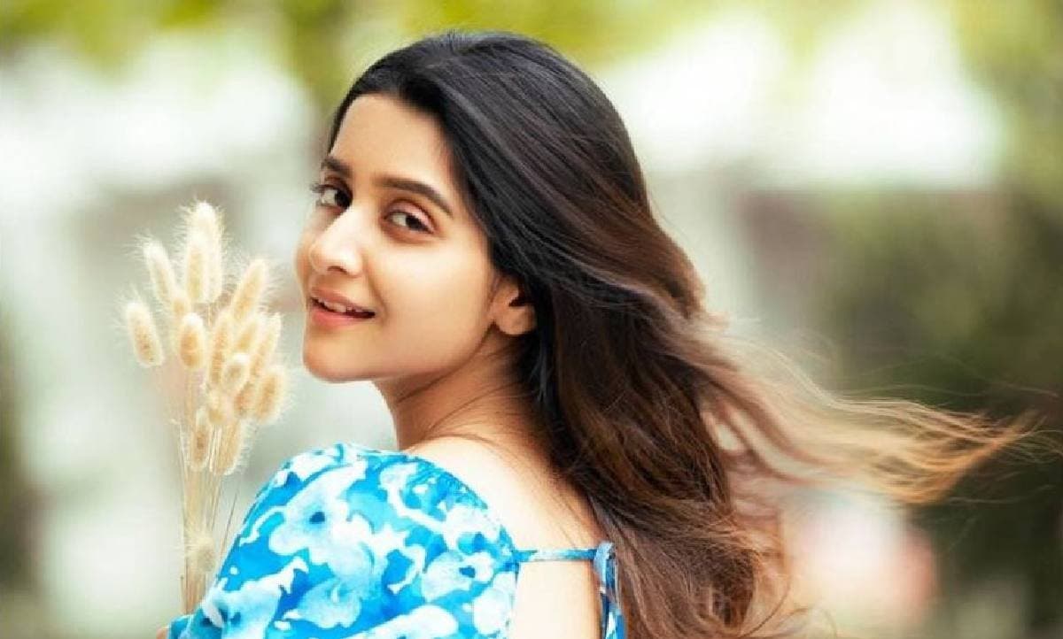 Breaking: Debchandrima Singha Roy returns to Kolkata to start working on the Tollywood big screen