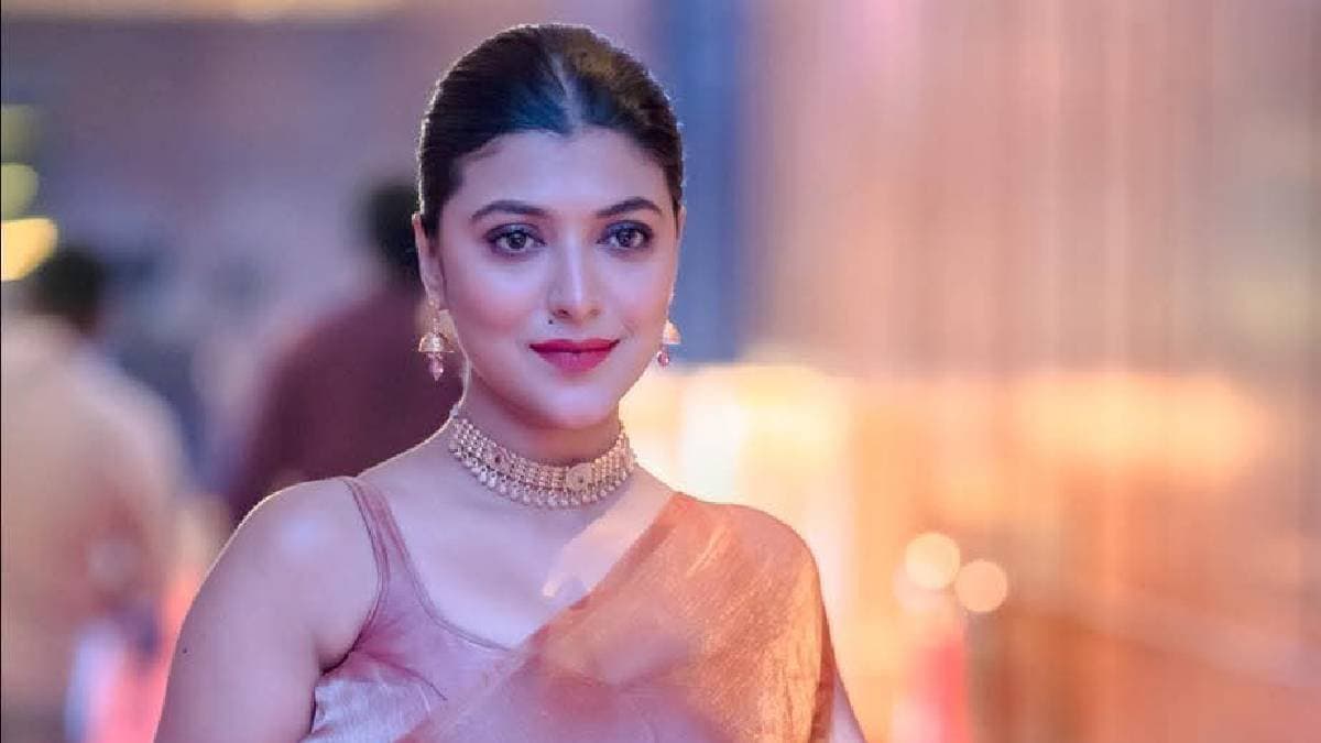 Popular bengali serial actress riya gangopadhyay is in mourning at the death of her beloved pet dog candy ENT