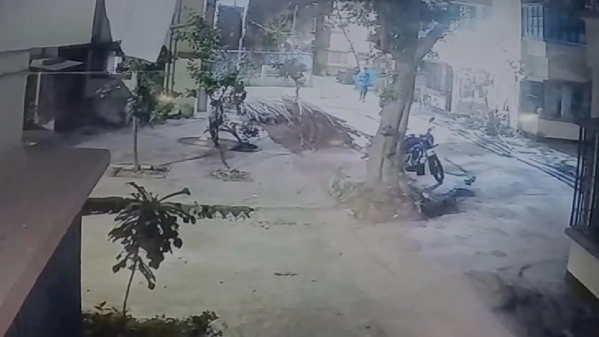 Gujarat men hide in kolkata saltlake then this incident happen