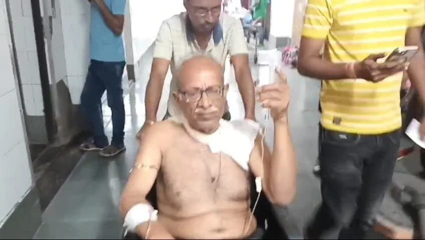 Murshidabad: বহরমপুরে গুলি করে প্রৌঢ়কে খুনের চেষ্টা, অভিযোগ ছেলের বিরুদ্ধে 