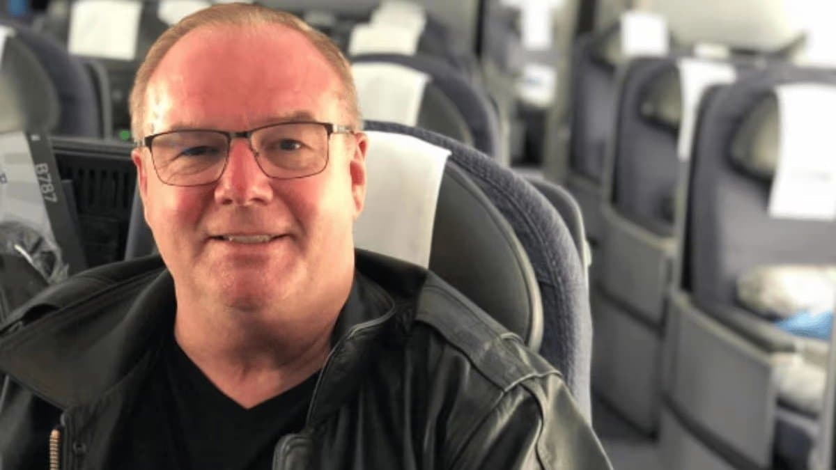 Meet Tom Stuker who flew 12000 miles on first class without paying a dime since 1990