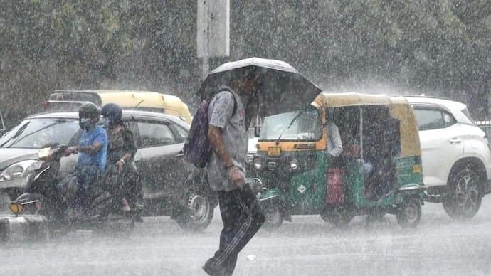 IMD Weather Forecast Moderate Rainfall with Lightning Warning in 15 Districts In West Bengal