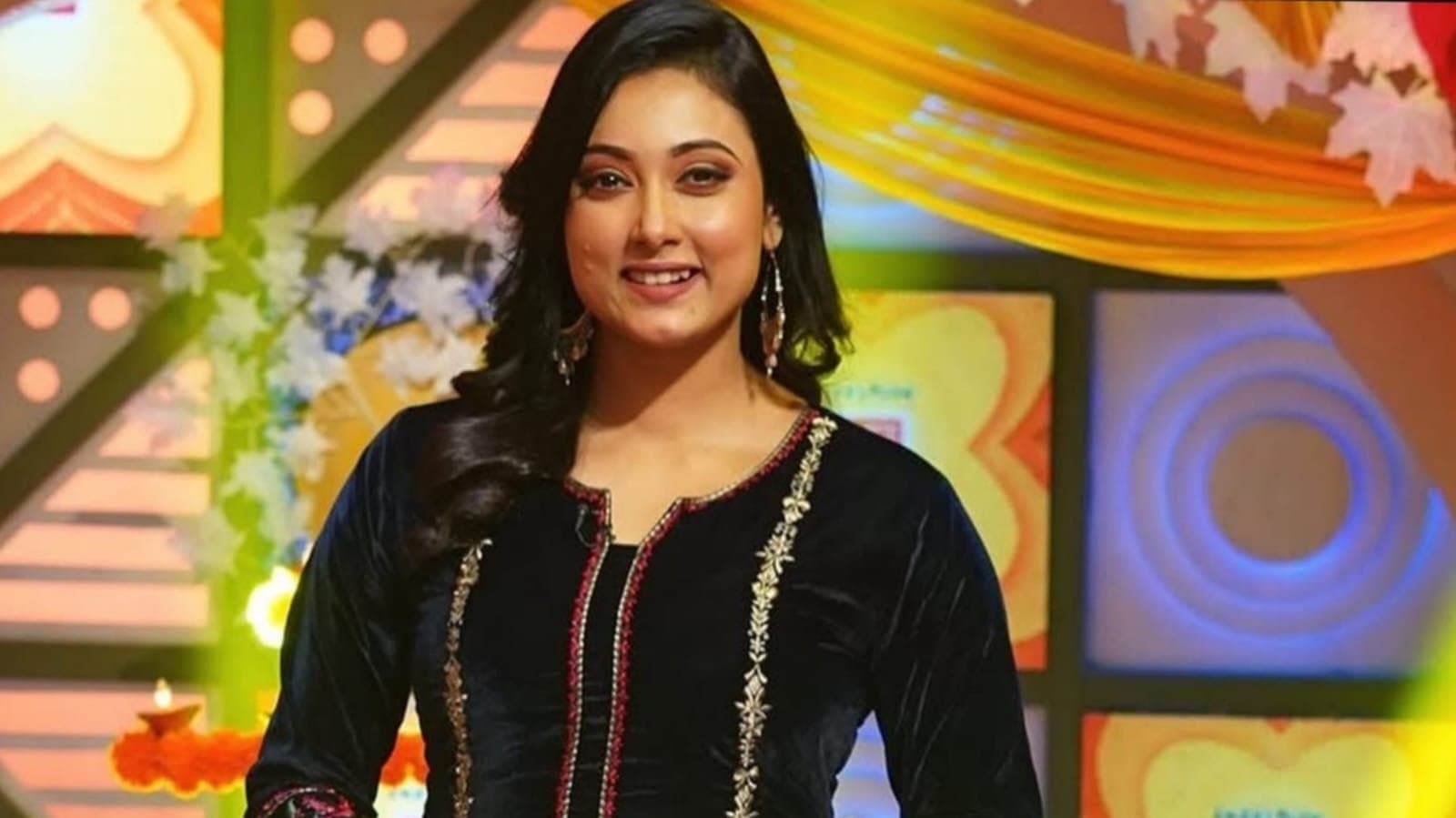 television actress roshni bhattacharya joins star jalsha s serial chirosokha breaking news ent