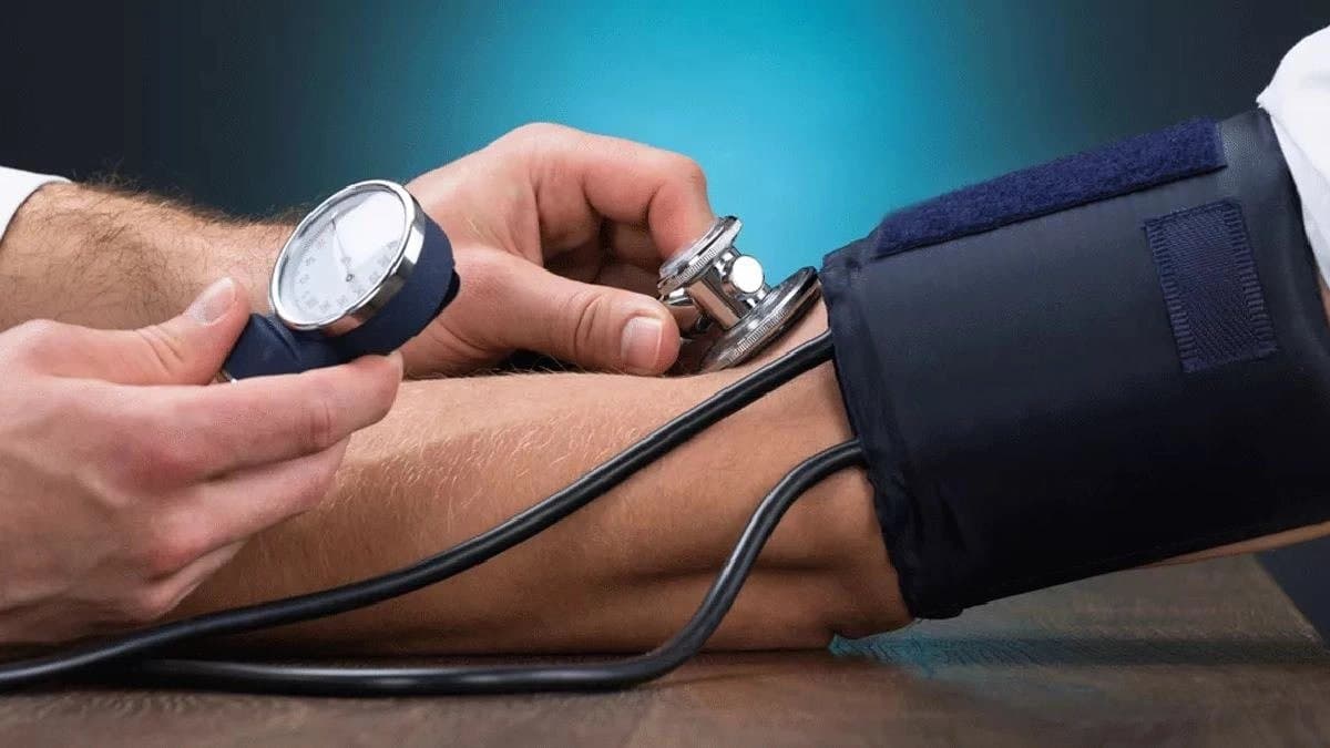 These symptoms of high blood pressure are visible in eyes