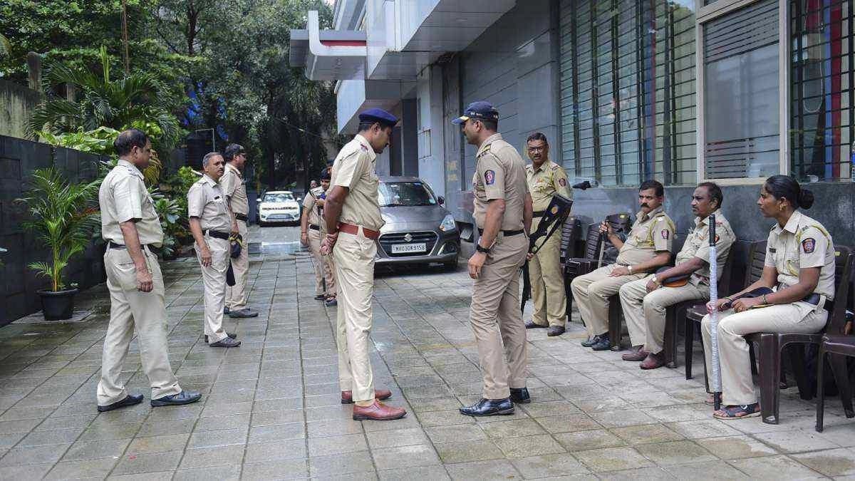 Gujrati TV actresses only son collapses at Mumbai s home following dispute with her