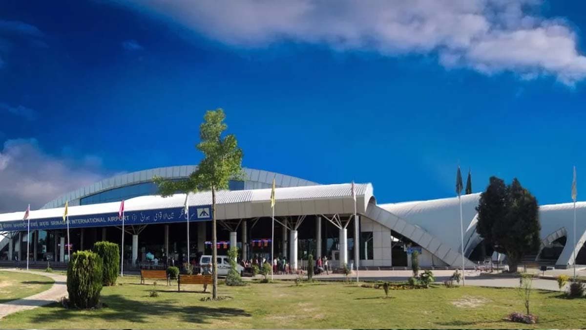 Explosion near Srinagar Airport amid pakistani drone attack