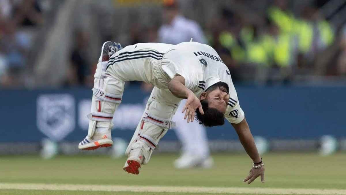 সারা ভারত উদযাপন করেছে পন্থের শতরানের সেলিব্রেশন, সেই সামারসল্টকেই ‘অপ্রয়োজনীয়’ আখ্যা দিলেন ইনি, চেনেন এই ব্যক্তিকে?