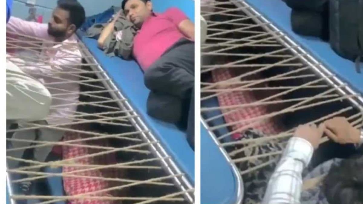 বসার জায়গা নেই, রাগের বশে কী করলেন রেলযাত্রী 