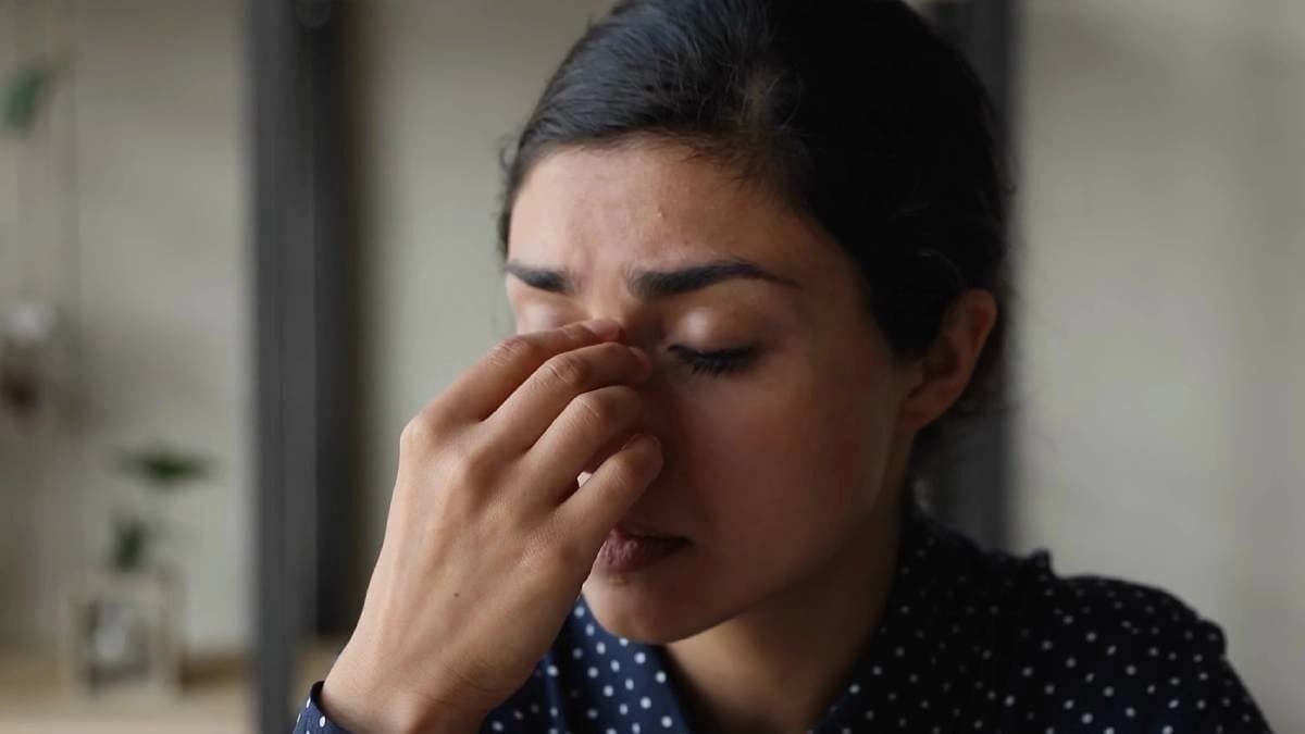 Why darkness appears before eyes when you suddenly stand up