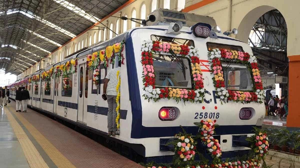 Air-Conditioned EMU train service between Sealdah and Ranaghat flagged off