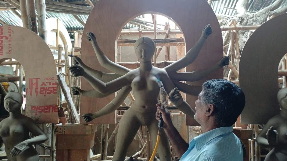 Durga Puja: Extended Monsoon Puts Durga Puja Clay Idol Making at Risk