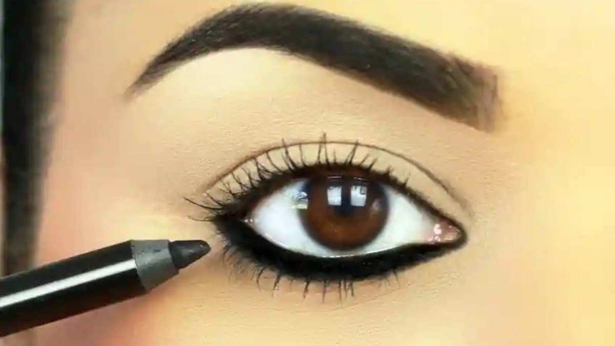 How to make natural Kajal at home know this easy tips