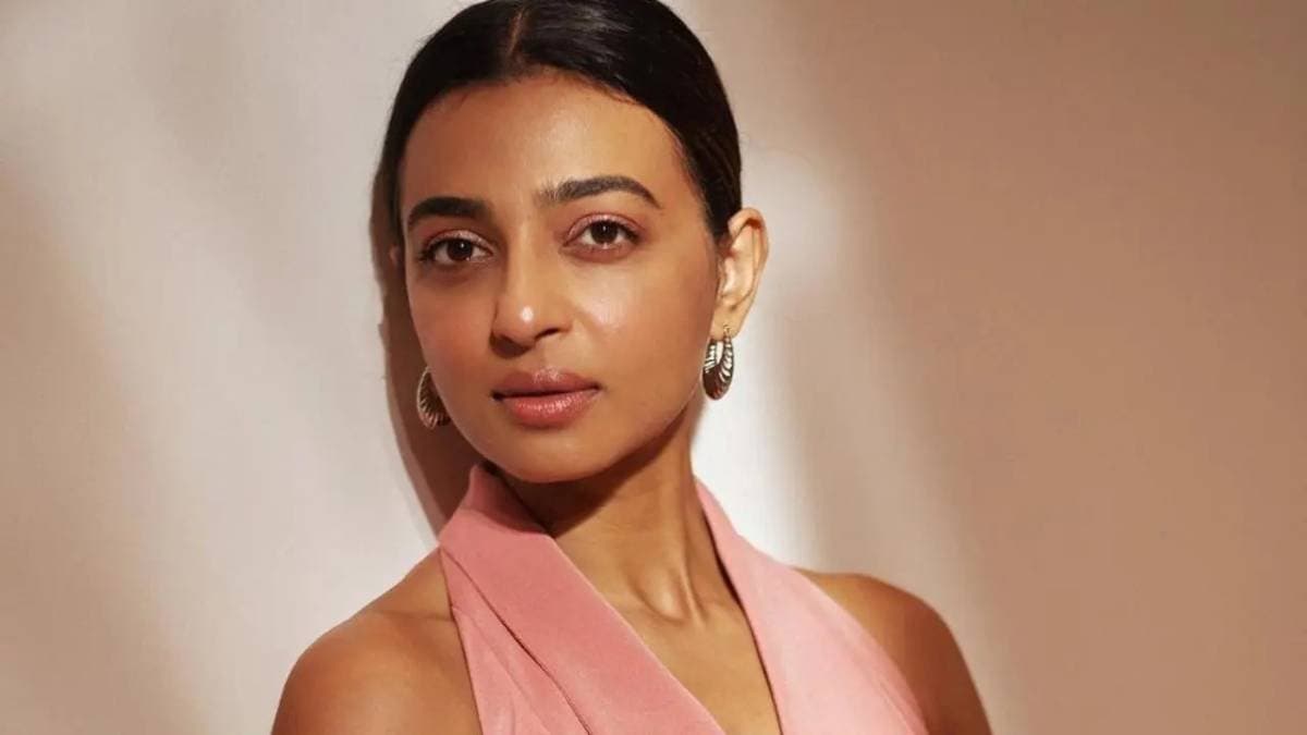 Bollywood actress Radhika Apte pumps breast milk in washroom while holding champagne glass ENT