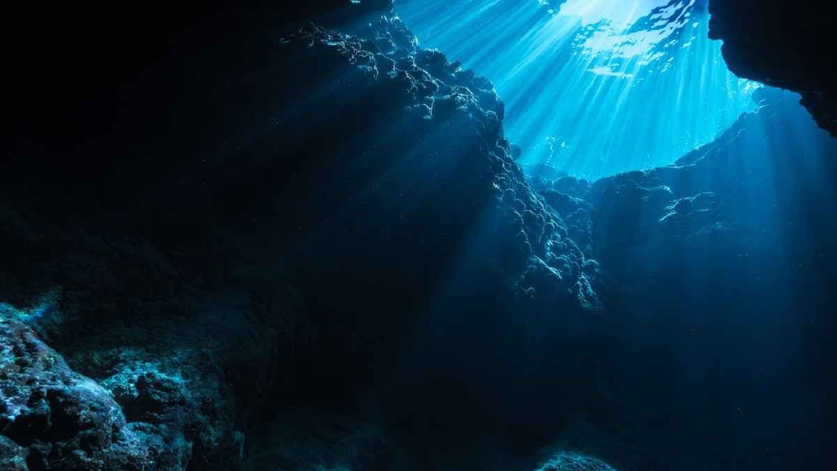 Hidden ocean found 400 miles beneath earth surface and it is more water than all seas