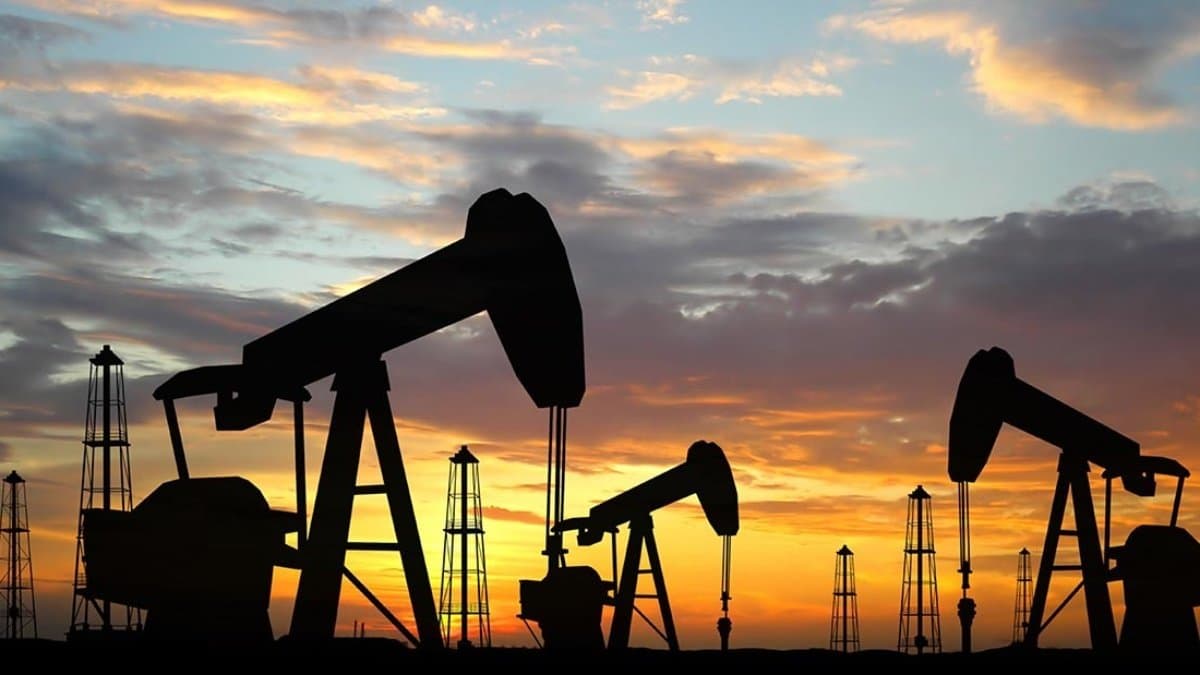 Pakistan hits Jackpot, huge reserve of oil and natural gas was found in Shah Bandar Block gnr