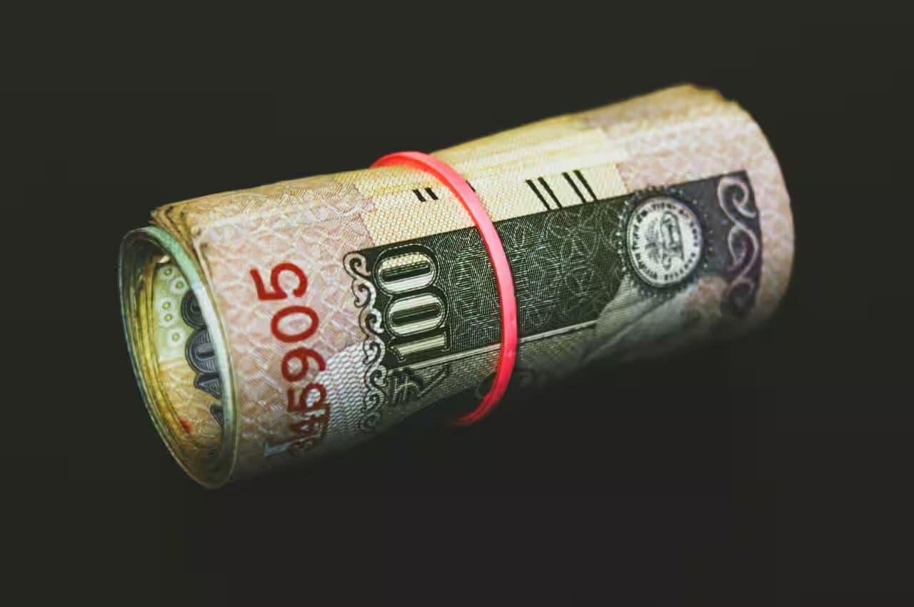 FD interest rates that SBI is offering to senior citizens and general citizens gnr