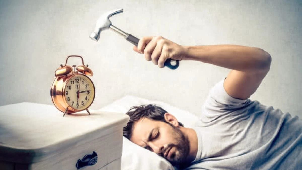 How to wake up early everyday from bed