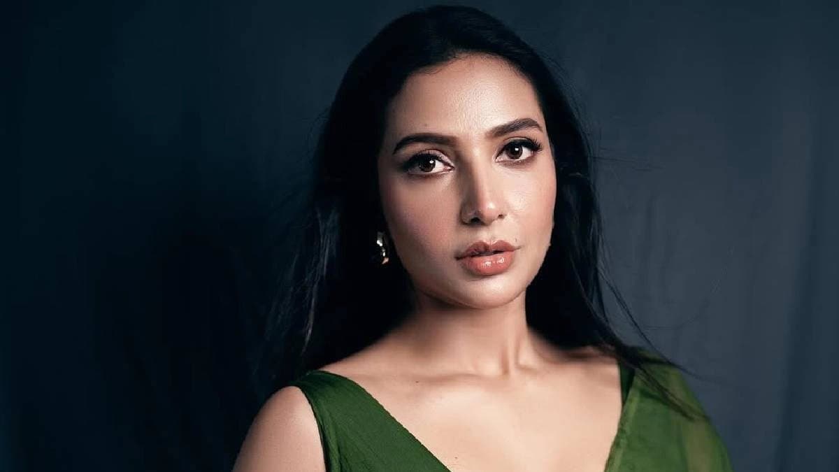 Subhashree Ganguly rectifies daughter yaalini on her name