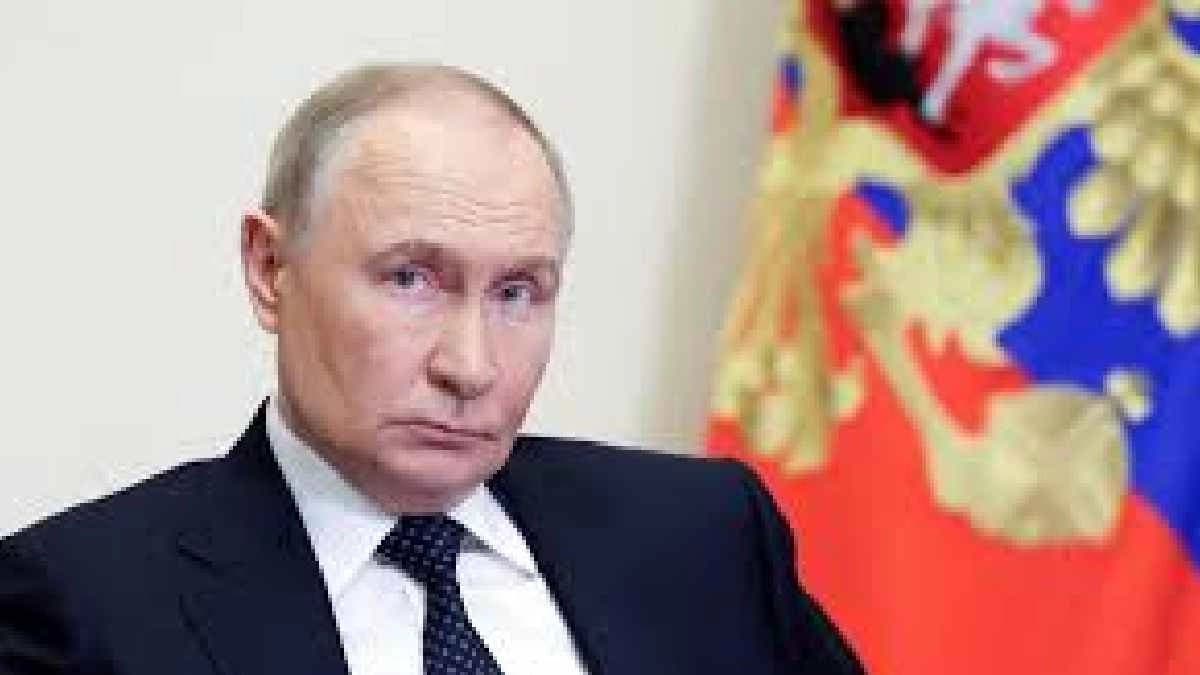 Russia launches an AAP that can Spy on its Citizens and ban WhatsApp