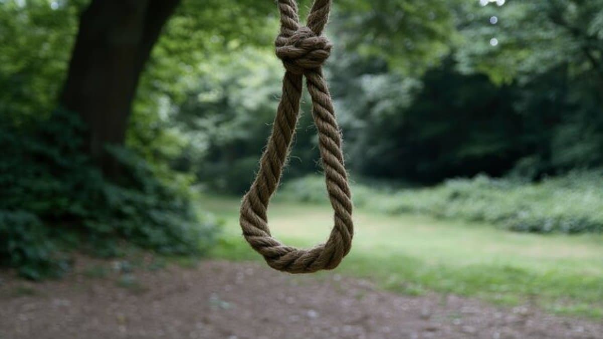 Hanging body of an unknown couple found in Durgapur