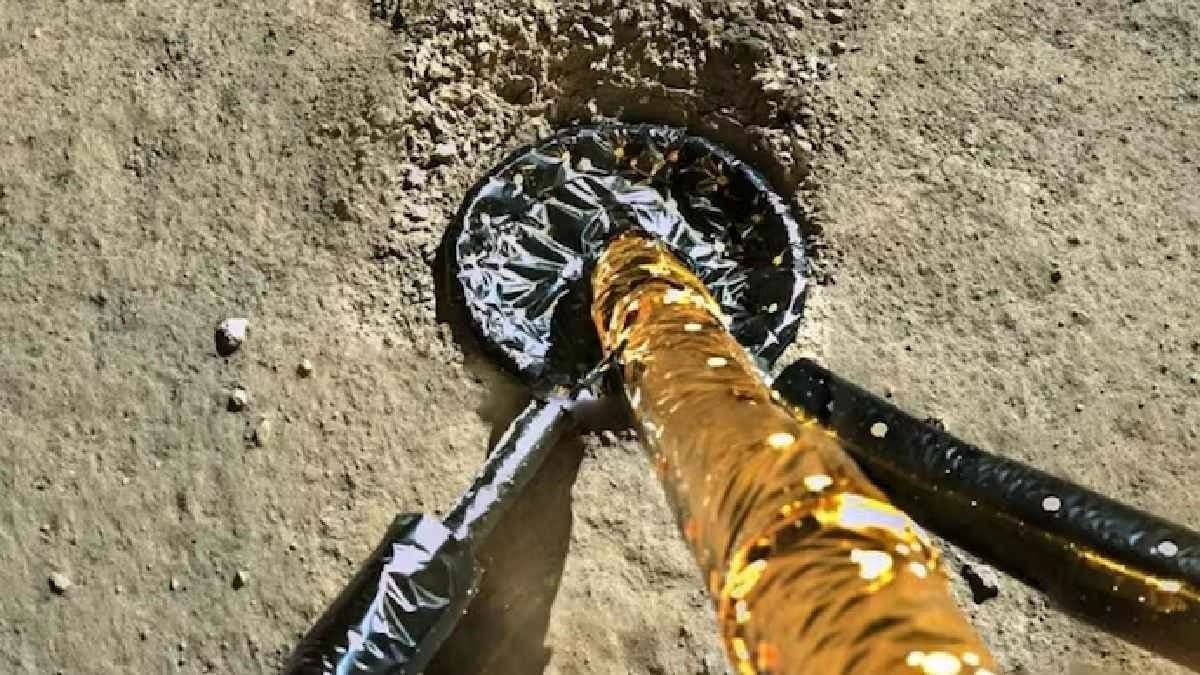 Oxygen and Water create by the soil of Moon by Chinese Scientists