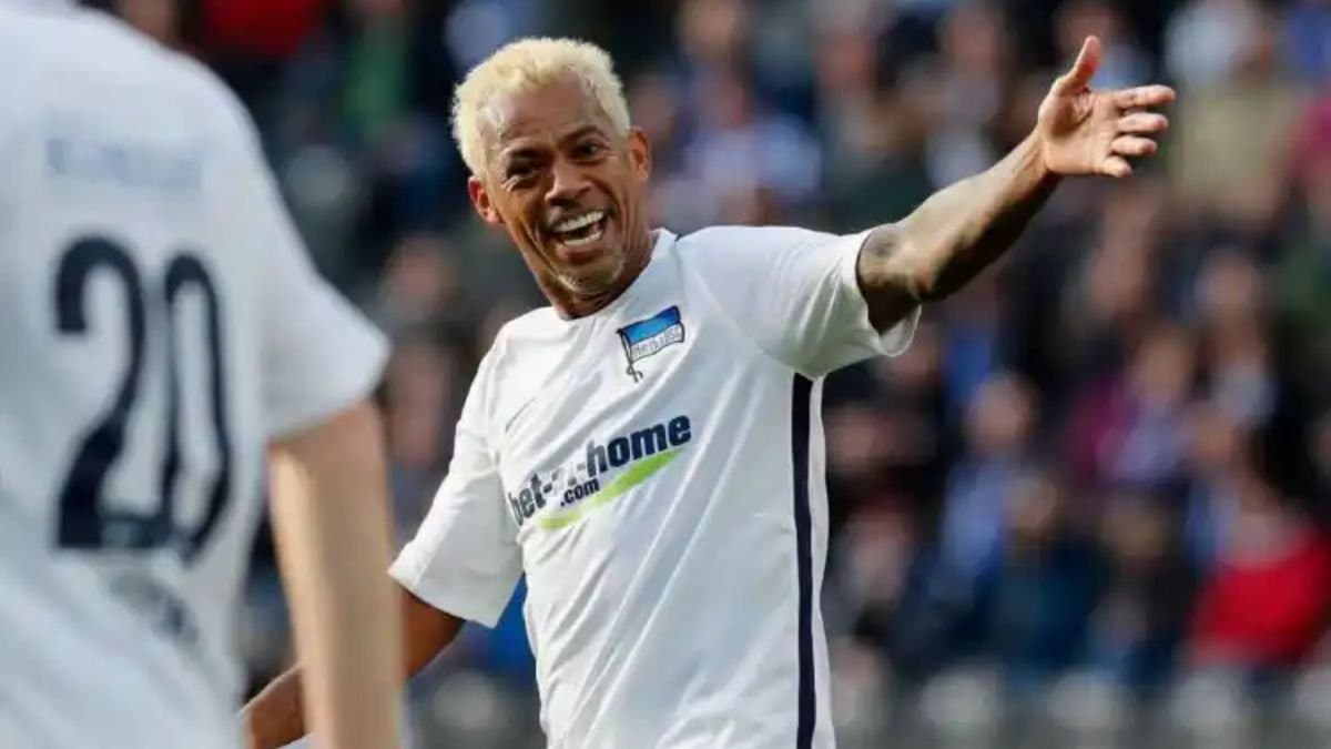 Former Brazilian footballer Marcelinho Paraiba takes on double duty as coach of two brazilian clubs spt 