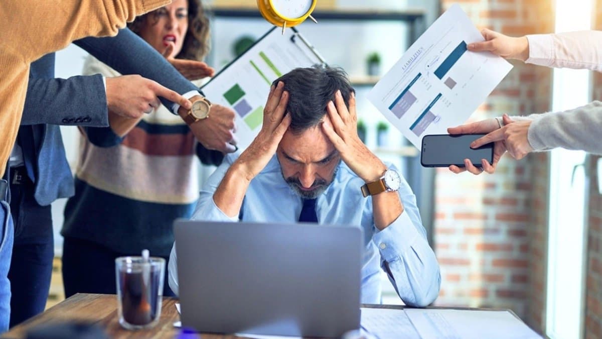  How to deal jealous colleagues at work