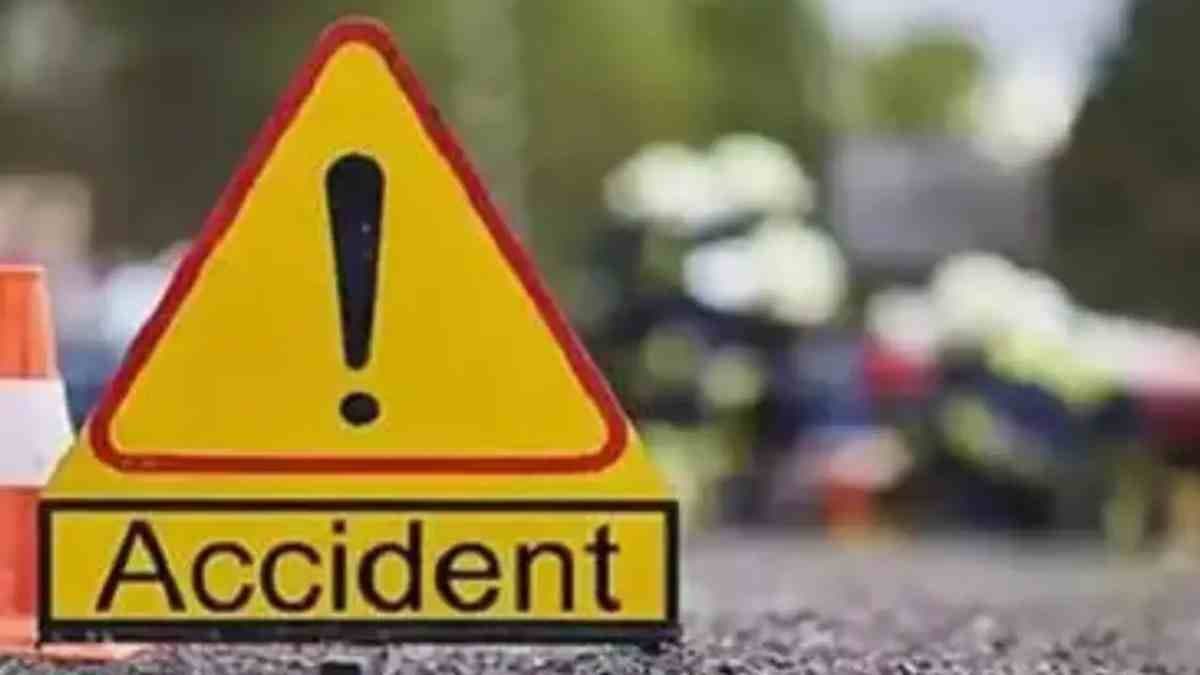 Road accident at delhi road one dies