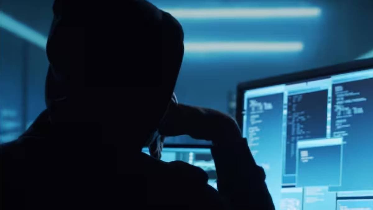 Drdo employee loses rs 13 lakh to kyc scam after clicking on whatsapp message gnr