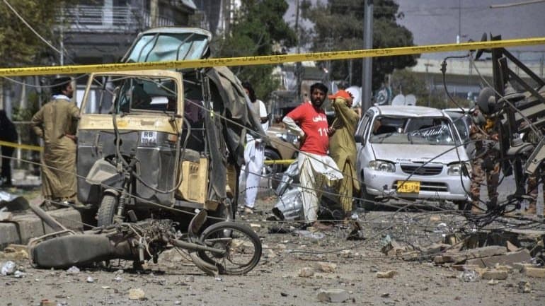 Powerful Explosion Hit Pakistan Quetta 13 Dead 