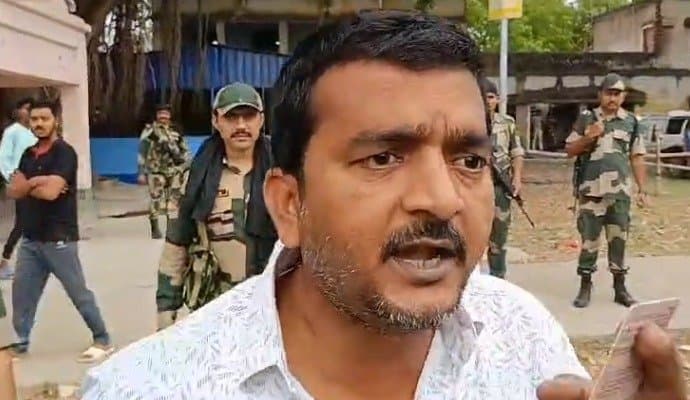 Election: ভোট চলাকালীন বিজেপি প্রার্থীকে ‘‌‌‌মারধর’‌, তৃণমূল ব্লক সভাপতির বিরুদ্ধে অভিযোগ দায়ের