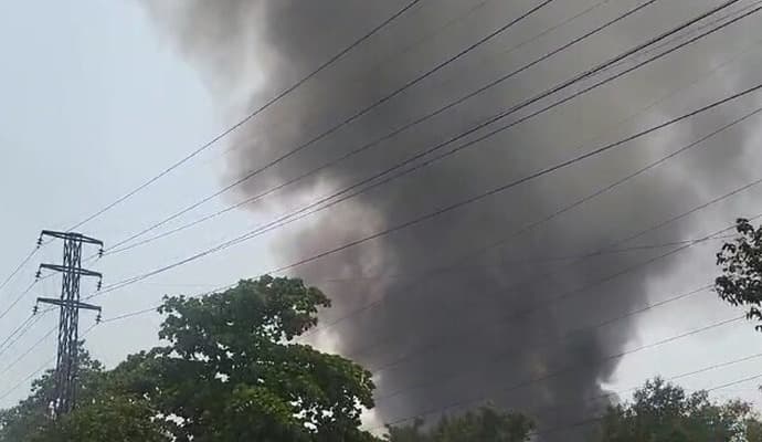 Explosion:‌ ঠাণের রাসায়নিক কারখানায় বিস্ফোরণ, মৃত অন্তত চার