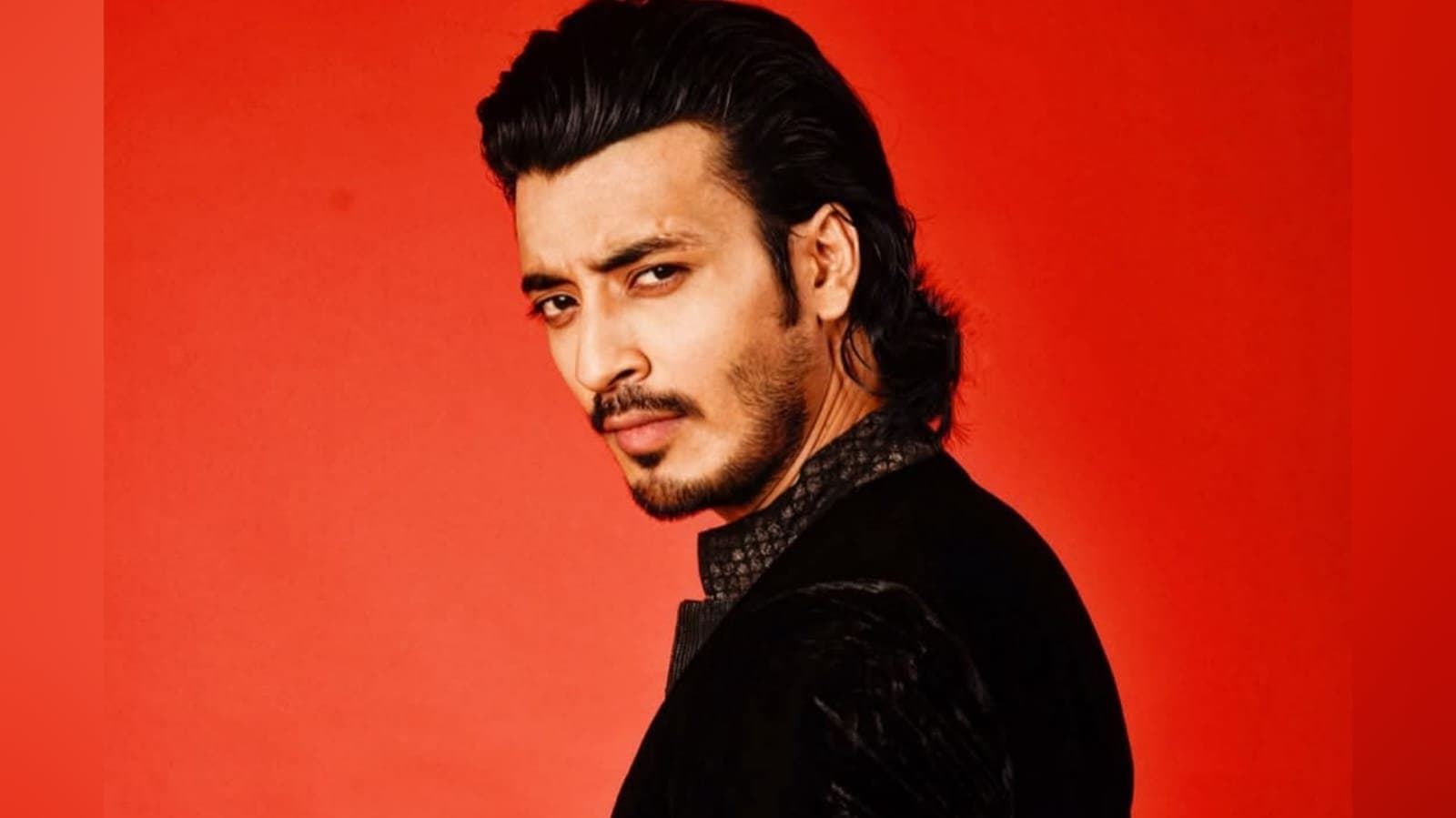 Breaking: Actor John Bhattacharya going to debut in a thriller hindi series 