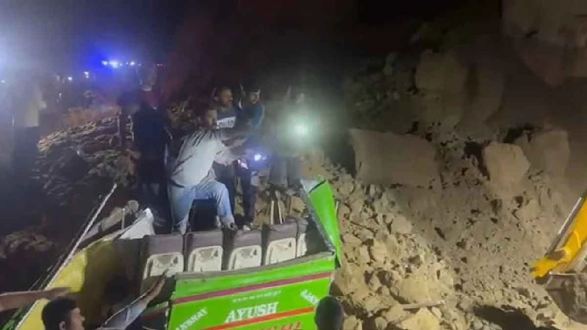  15 killed as landslide hits bus in Himachal s Bilashpur