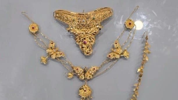 The theft of Burdwan reminisces the famous dialogue of Actor Asrani in Sholay 