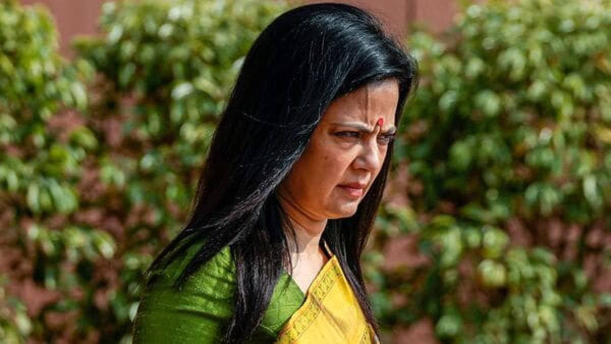 মুখে দিতে পারেননি আইসক্রিম, চটে লাল সাংসদ মহুয়া, সুইগির থেকে ফেরৎ চাইলেন টাকা 