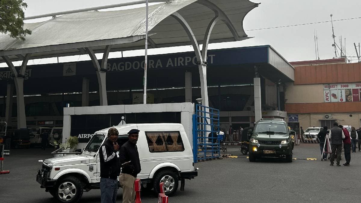 No Flights Could Land at Bagdogra Since Morning as Fog Envelops North Bengal gnr