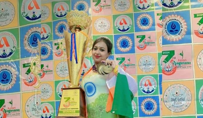 যোগাসনে চ্যাম্পিয়ন অফ চ্যাম্পিয়নস সিঙ্গুরের নেহা