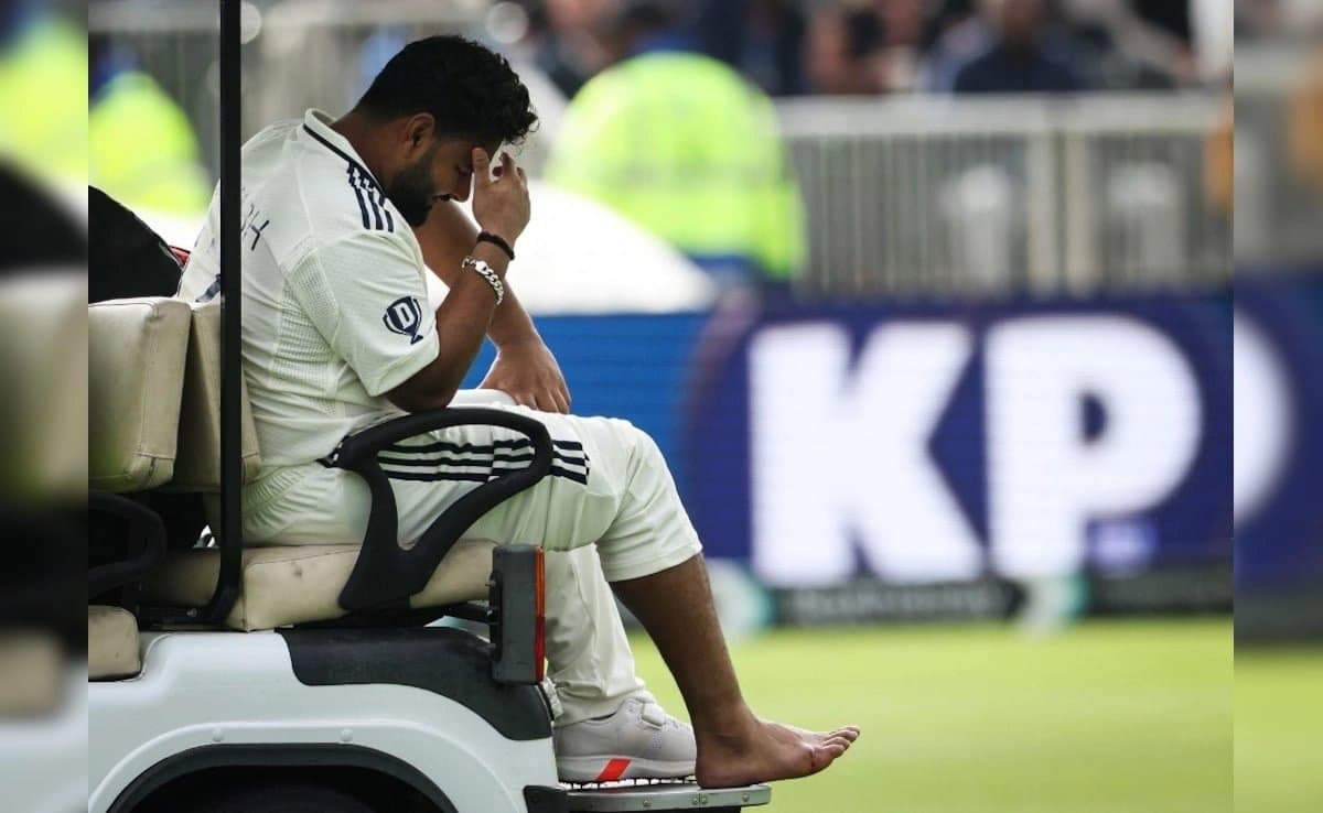 Rishabh Pant Injury Update: Former cricketers suspect Metatarsal fracture  
