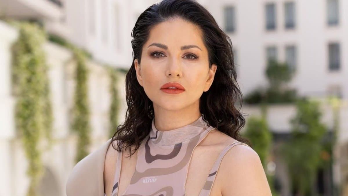 Former Adult actress sunny leone is receiving 1000 rupees under government scheme in Chhattisgarh, investigation underway gnr
