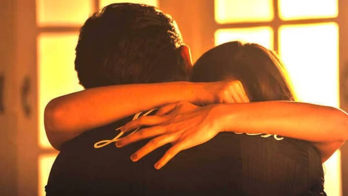 By hugging people you can earn huge money Cuddlist profession is very popular now